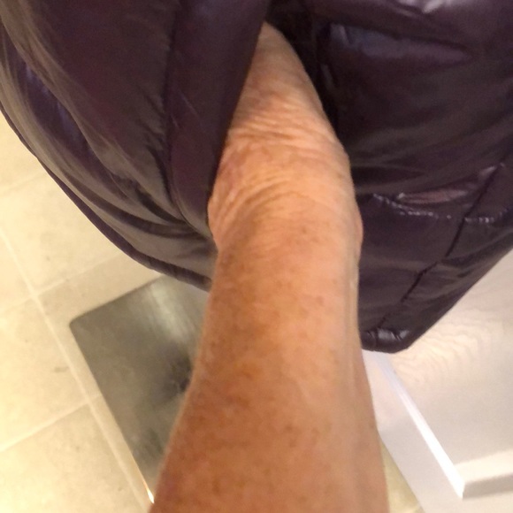 NWT PURPLE PUFFER COAT - Picture 3 of 6